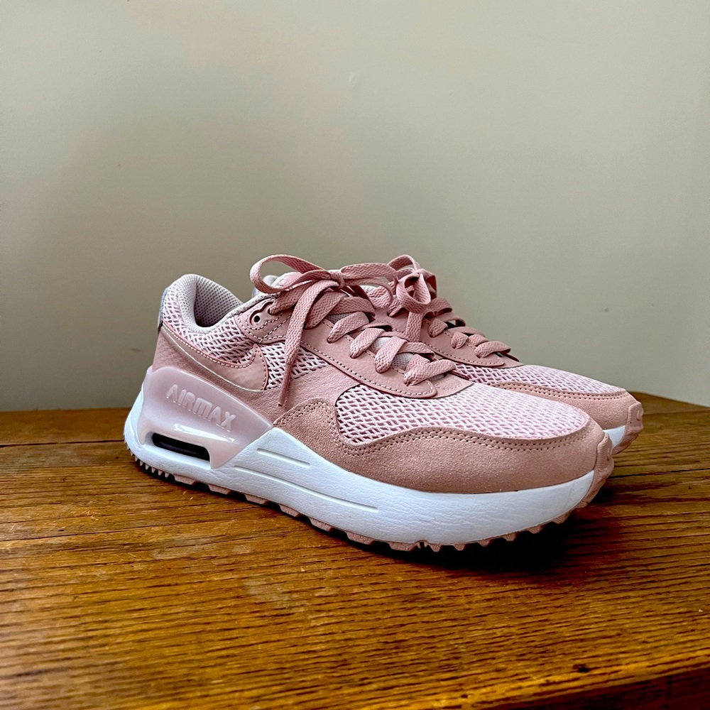 Women’s Nike Airmax sneakers